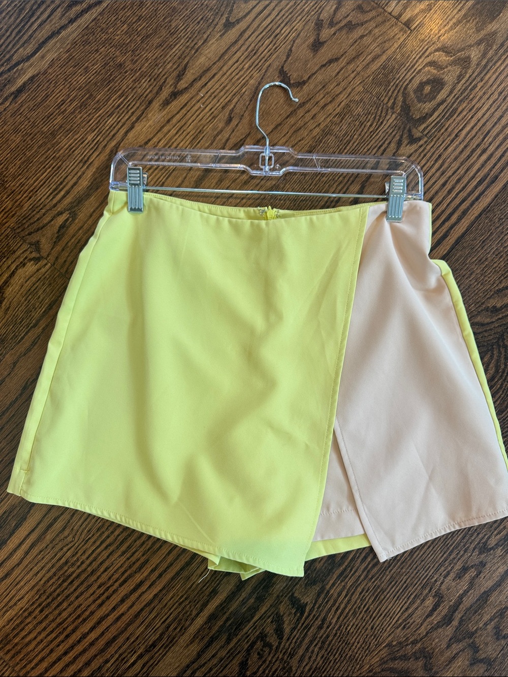 Strut & Bolt Lime Cream Colorblock Asymmetrical Skort Medium